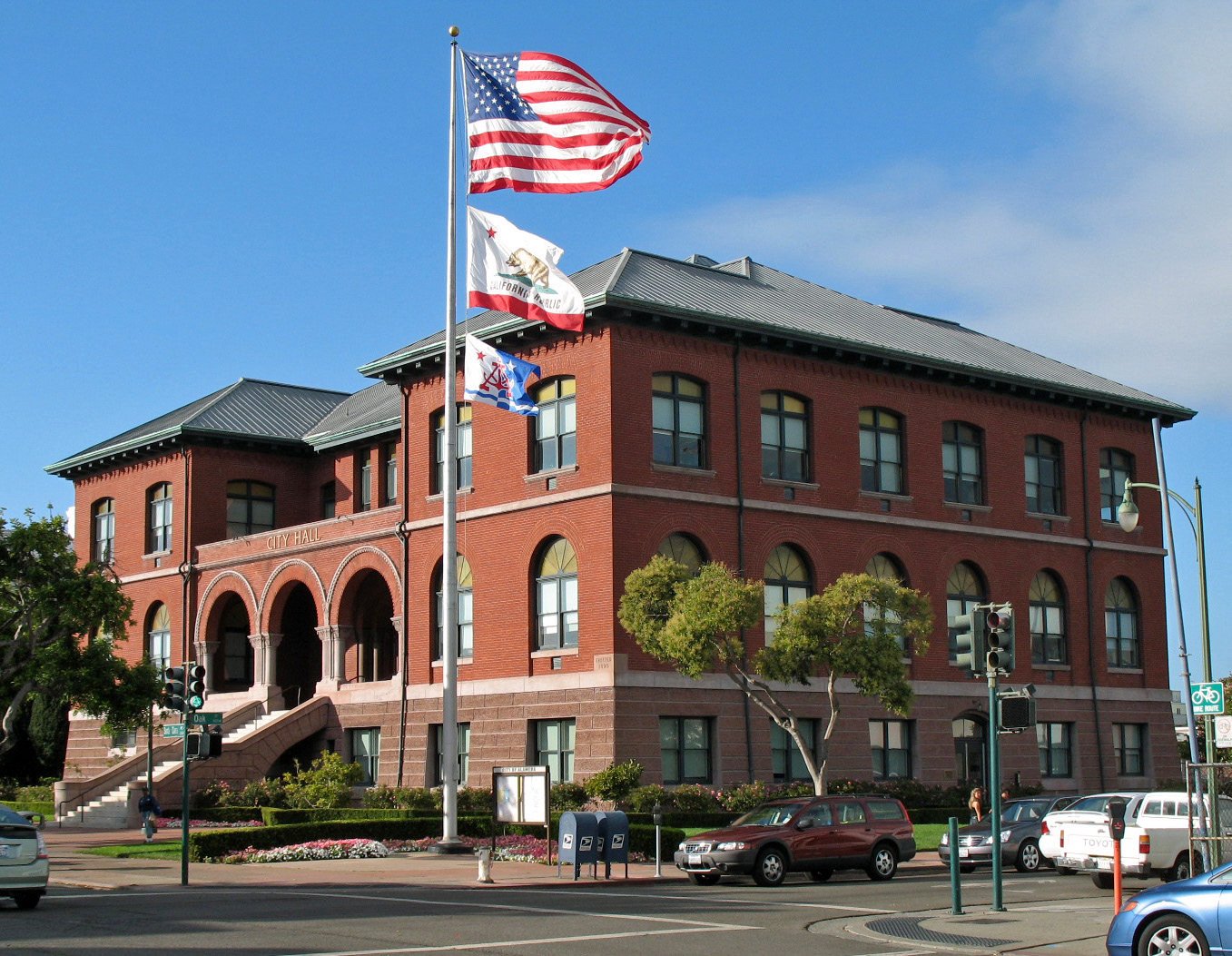Alameda City Hall, Santa Clara Ave and Oak St, Alameda, CA